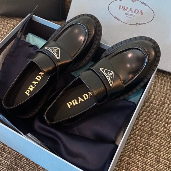 Prada Women's Black Loafers - Picture 2 of 5